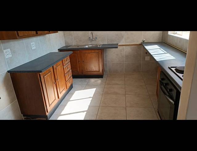 2 BEDROOM TOWNHOUSE FOR SALE IN SILVERFIELDS